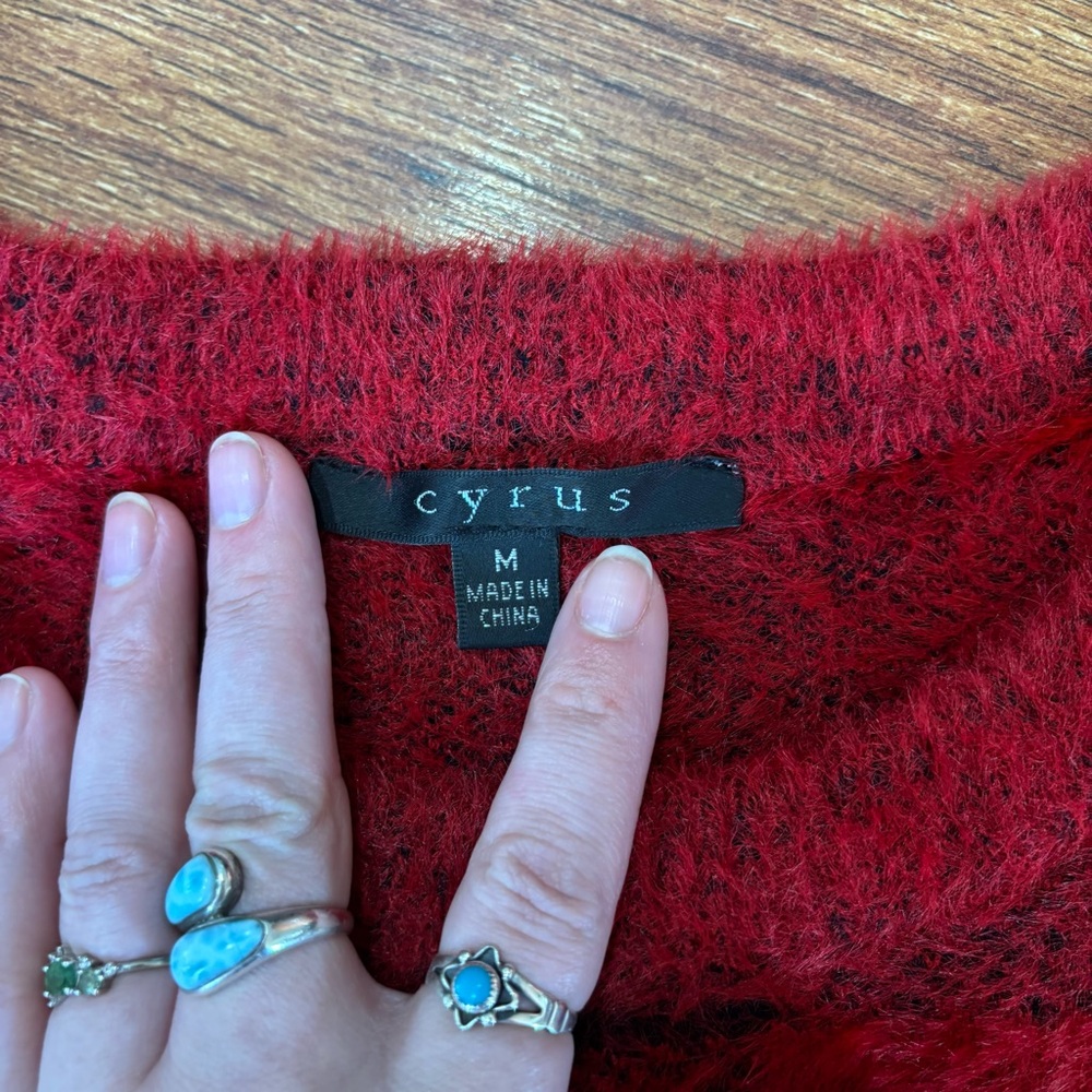 CYRUS Buffalo Plaid Red and Black Women's Sweater medium - Picture 2 of 6